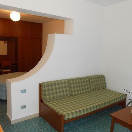 Hotel Vittoria Porto Santo Stefano  Exteriör bild