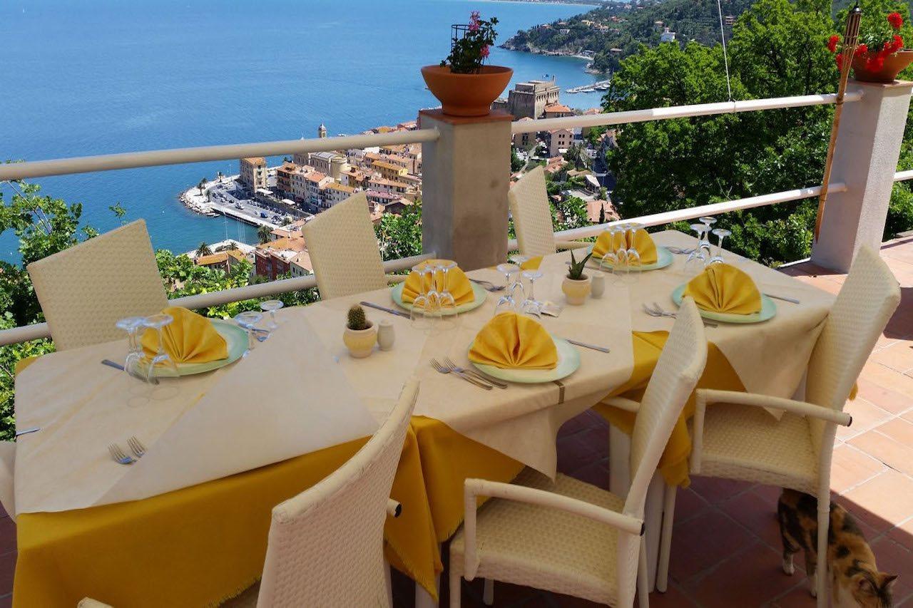 Hotel Vittoria Porto Santo Stefano  Exteriör bild
