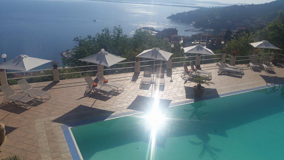 Hotel Vittoria Porto Santo Stefano  Exteriör bild